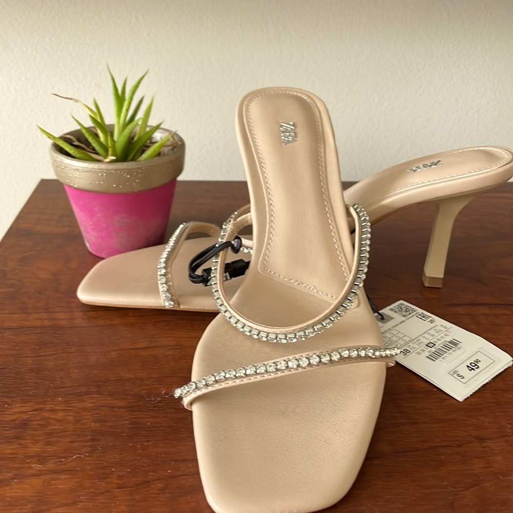 NWT Zara kitten heel sandal